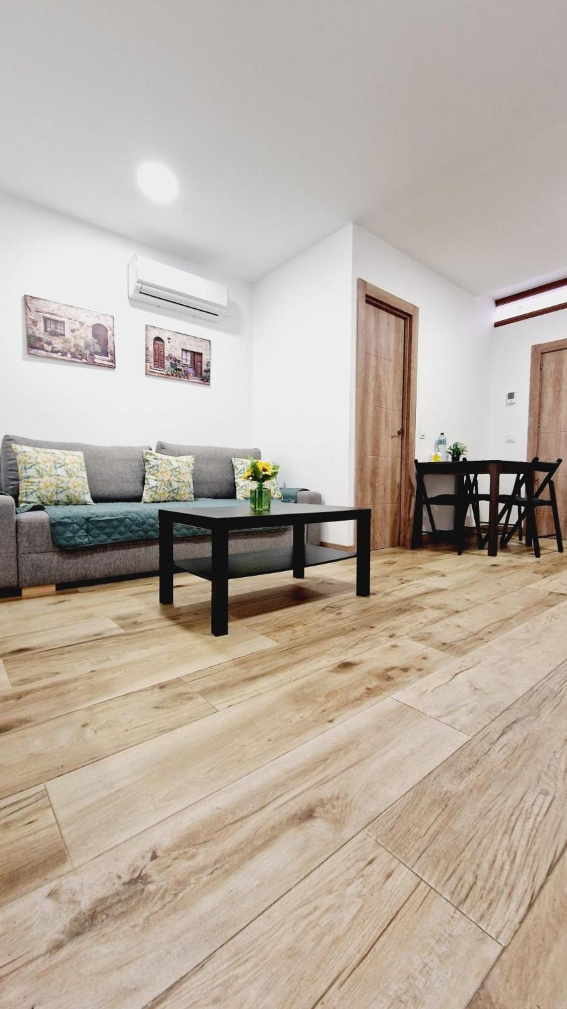 Almendrales Apartment Madrid Exterior photo